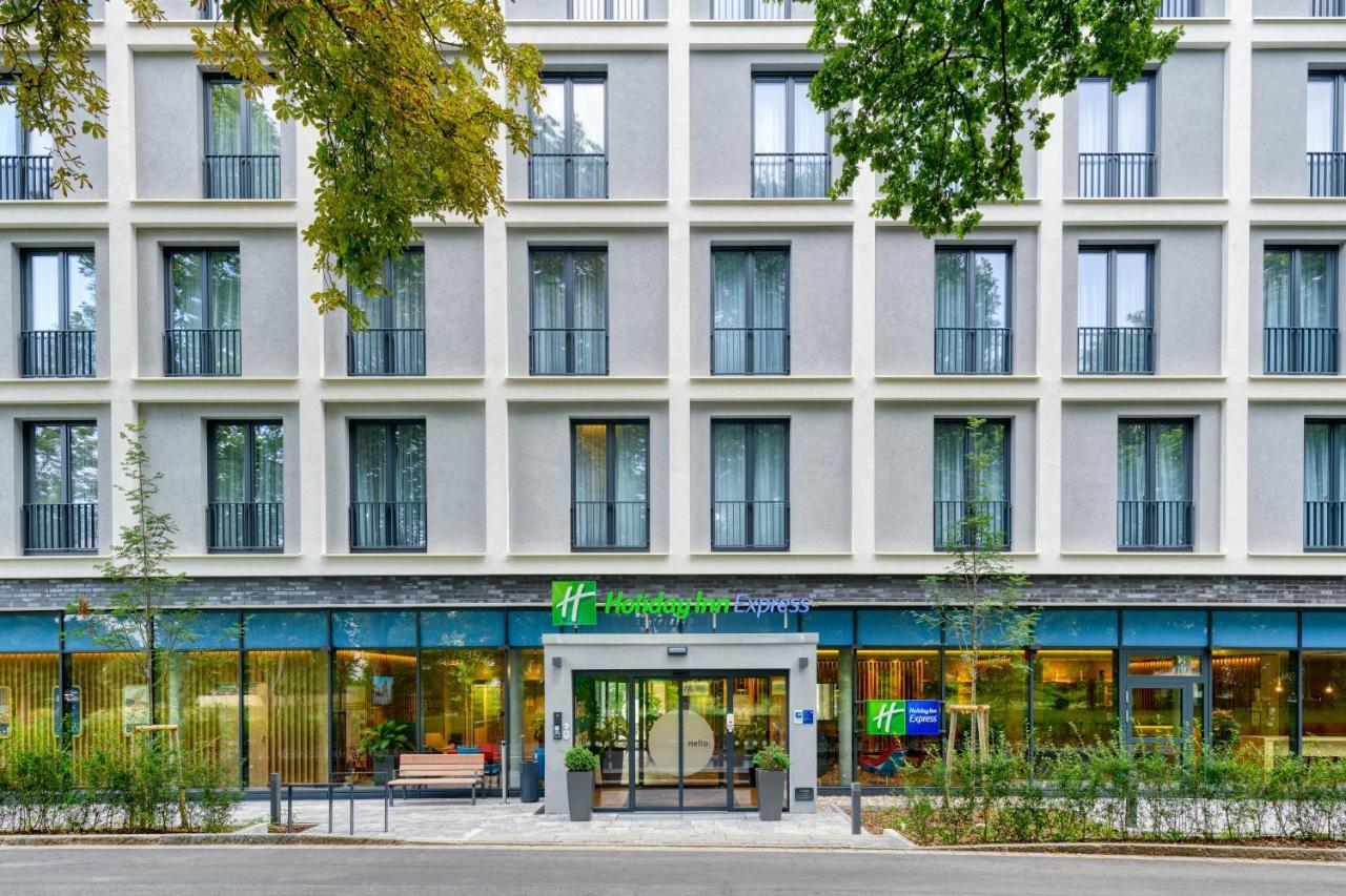 Holiday Inn Express Goettingen By Ihg Exterior photo