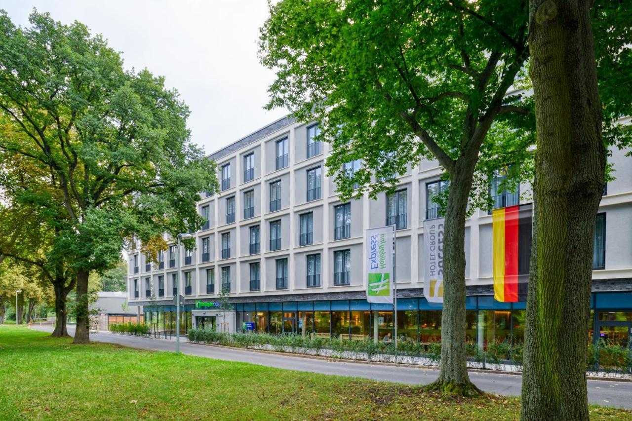 Holiday Inn Express Goettingen By Ihg Exterior photo