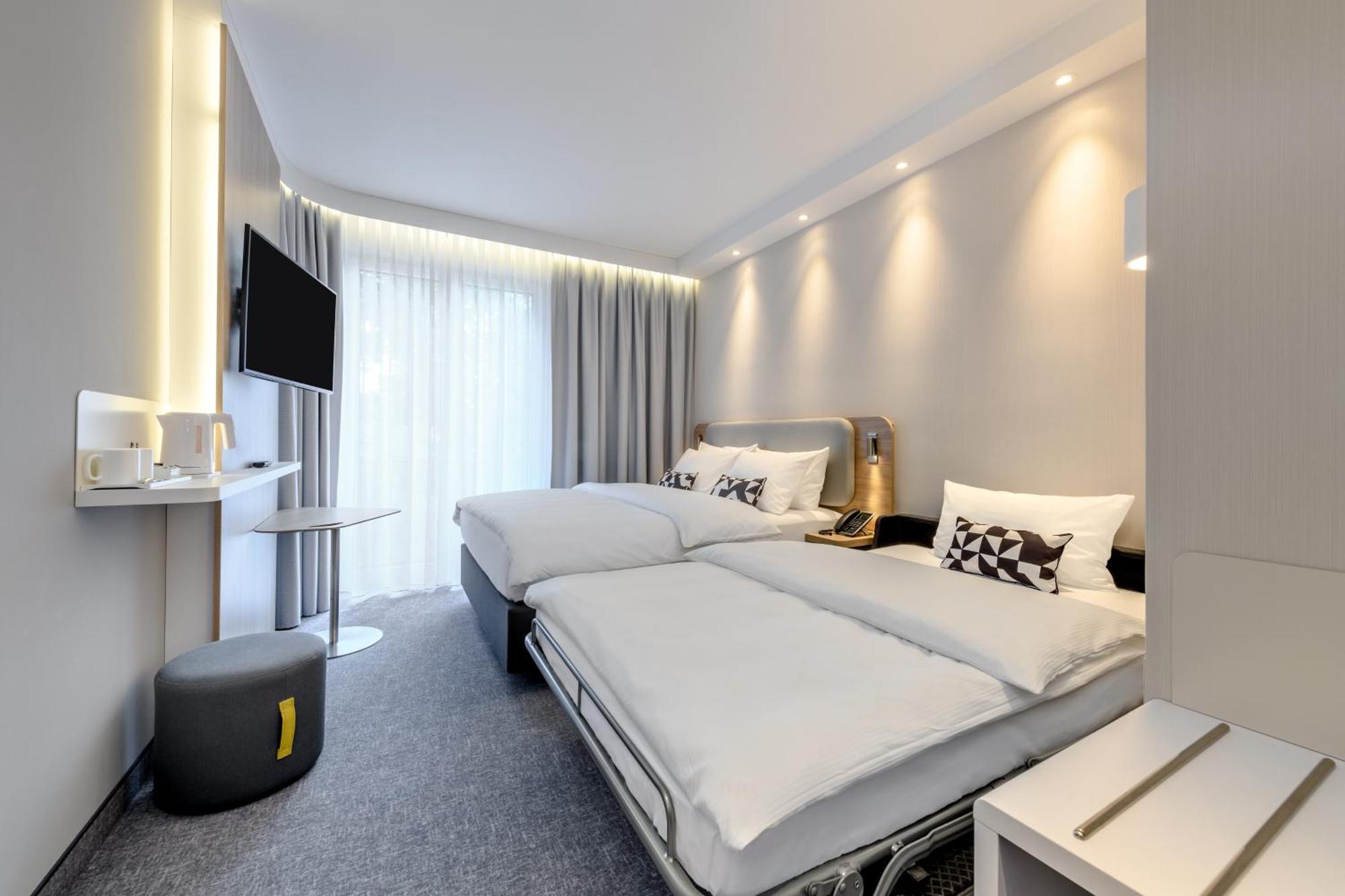 Holiday Inn Express Goettingen By Ihg Exterior photo