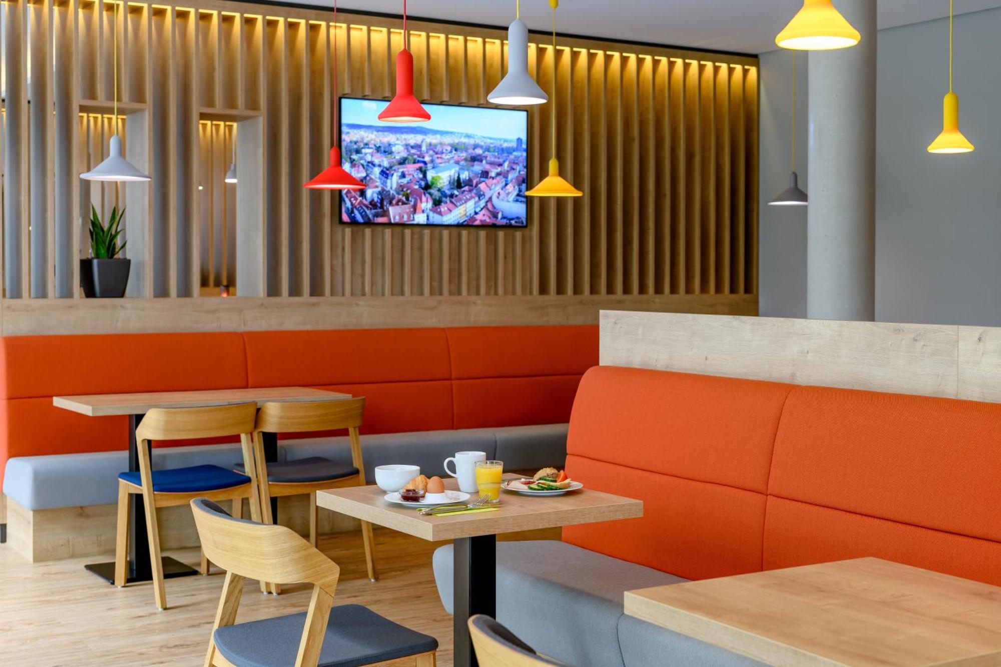 Holiday Inn Express Goettingen By Ihg Exterior photo