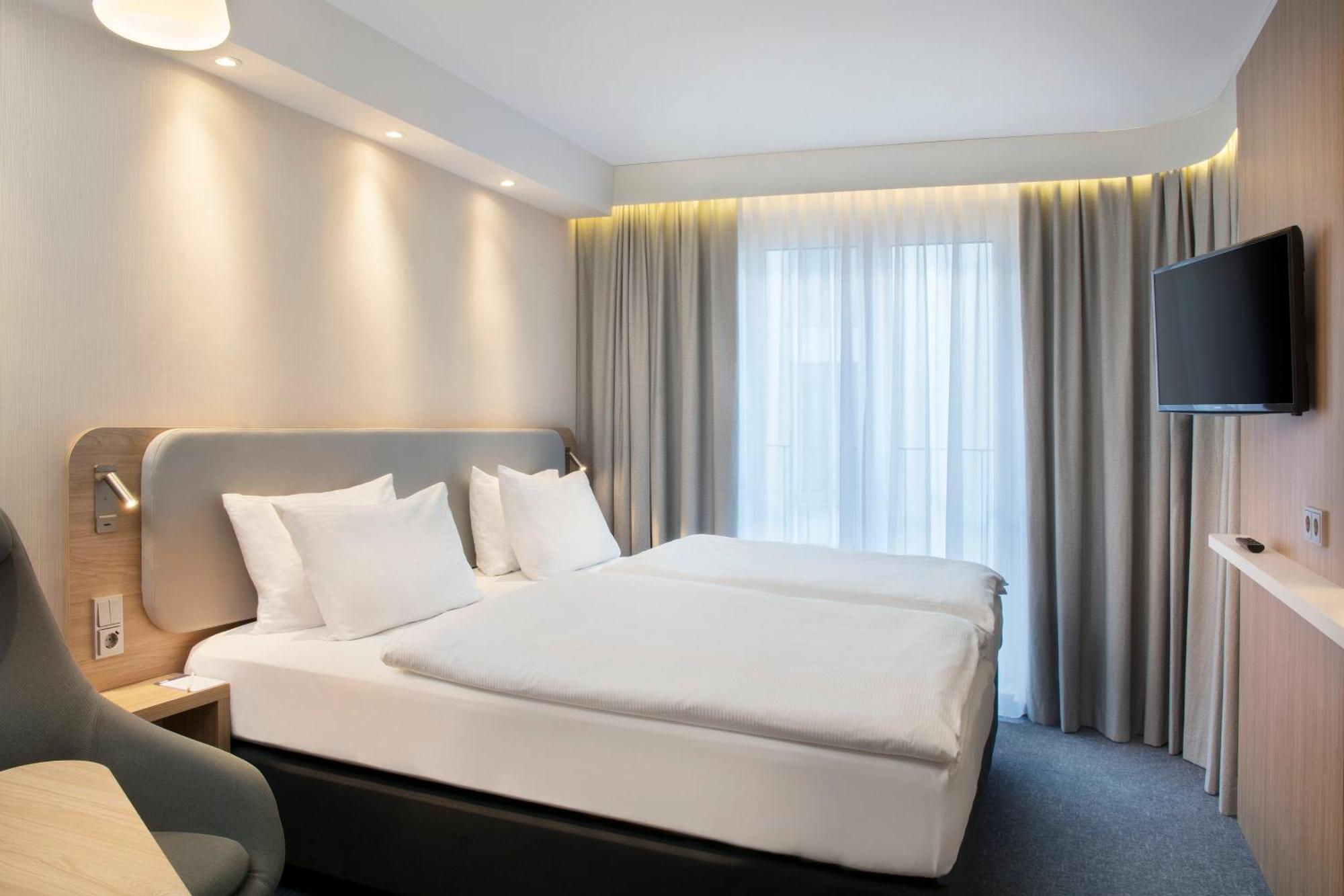 Holiday Inn Express Goettingen By Ihg Exterior photo