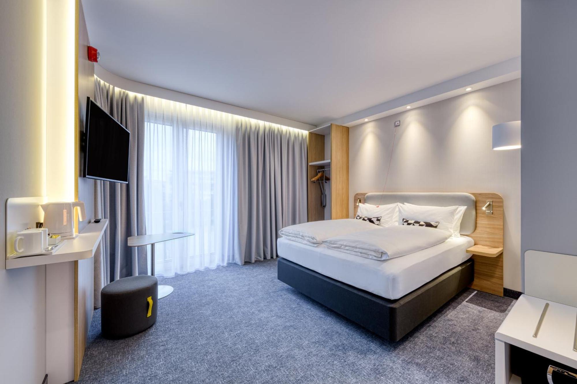 Holiday Inn Express Goettingen By Ihg Exterior photo