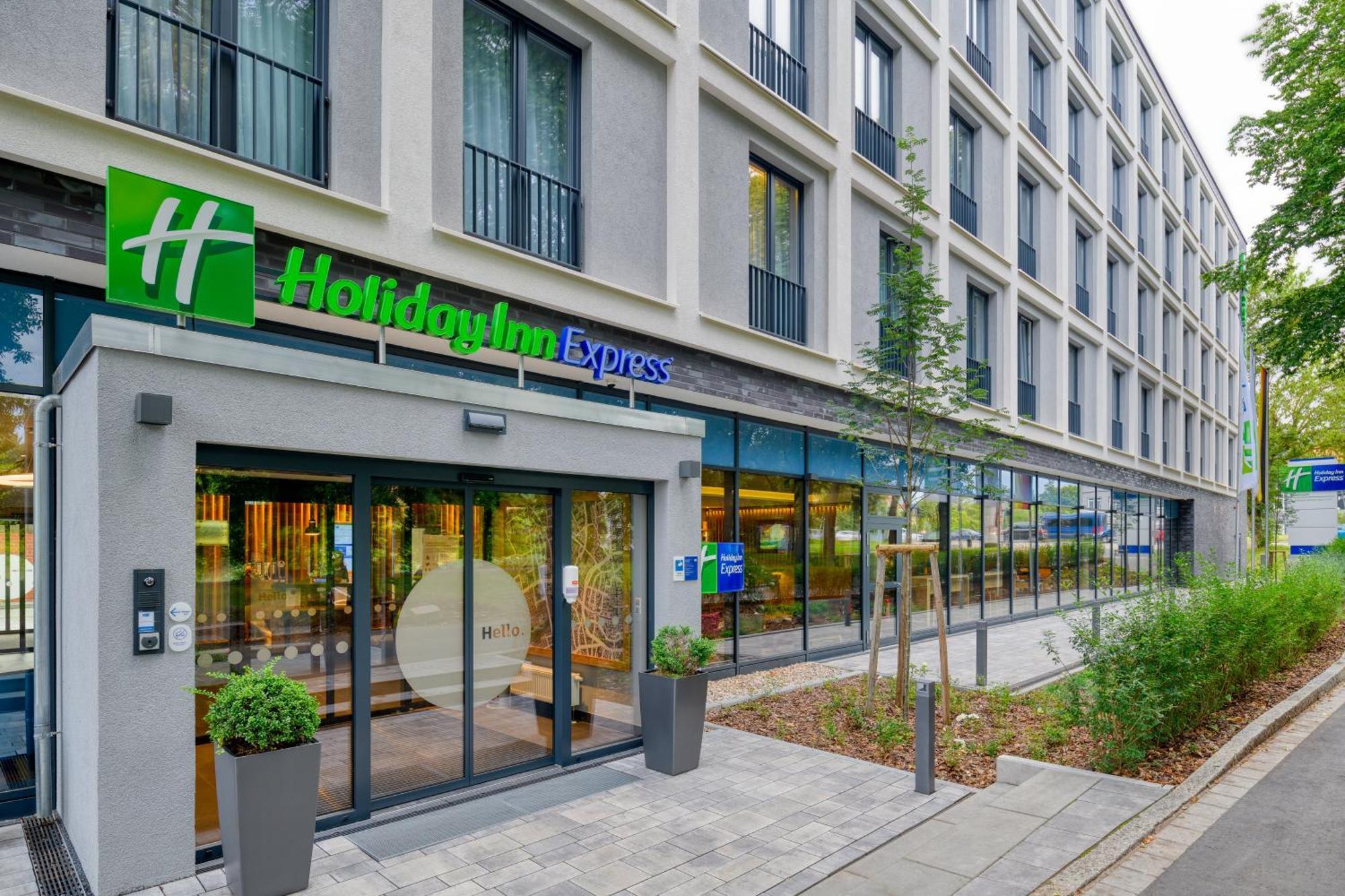 Holiday Inn Express Goettingen By Ihg Exterior photo
